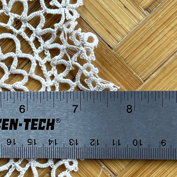 🌟HOST PICK!🌟🌹3 vintage doilies, heart & black, handmade - Picture 6 of 12